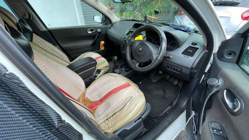 RENAULT MEGANE II 1.4L - 5 - Family Cars  on Aster Vender