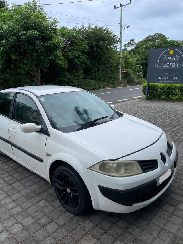 RENAULT MEGANE II 1.4L - 2 - Family Cars  on Aster Vender