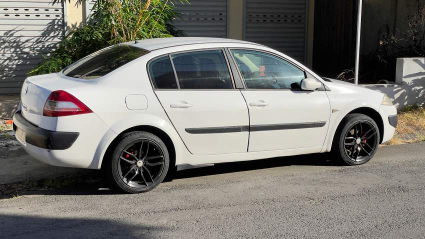 RENAULT MEGANE II 1.4L - 4 - Family Cars  on Aster Vender