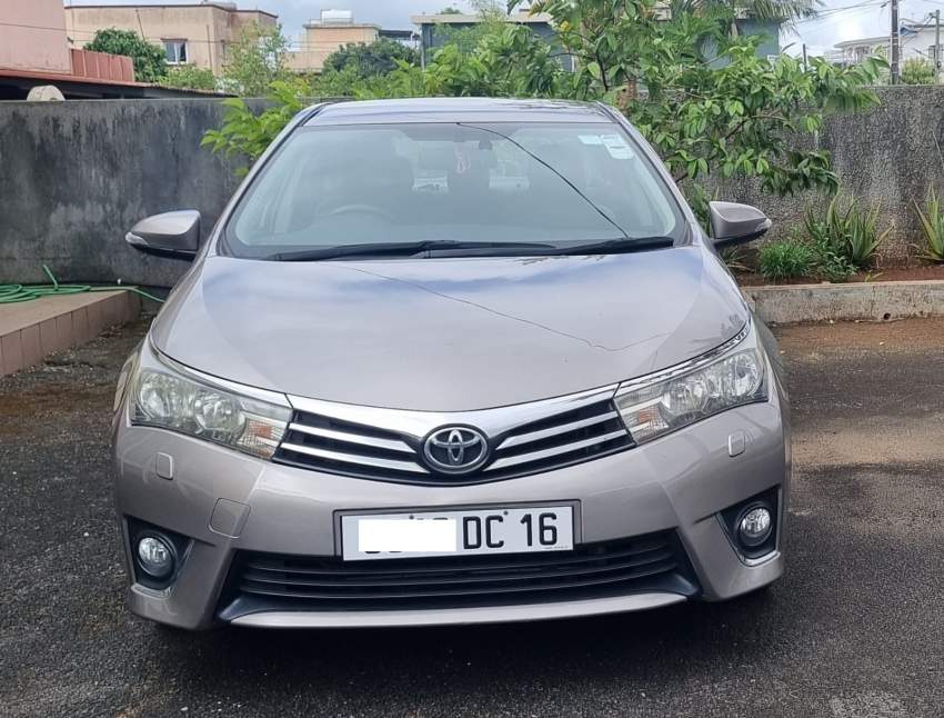 FOR SALE TOYOTA COROLLA SALOON DEC 2016 - 2 - Family Cars  on Aster Vender
