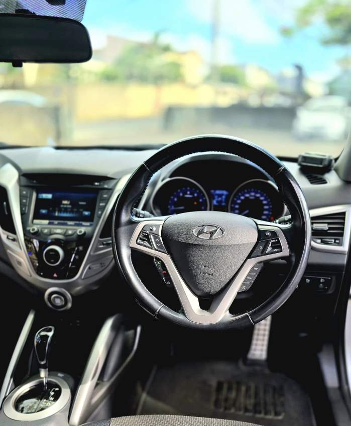 Hyundai Veloster-2015 - 0 - Family Cars  on Aster Vender