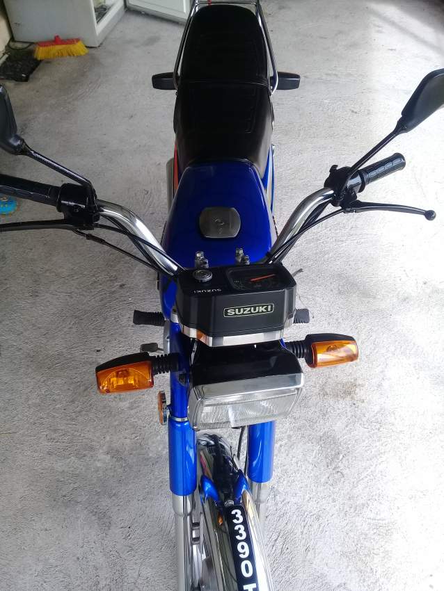 suzuki AX100 - 2 - Roadsters  on Aster Vender