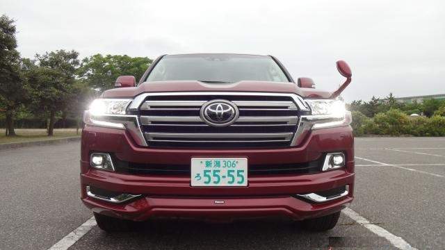 Toyota Land Cruiser   (2018) - 2 - Luxury Cars  on Aster Vender