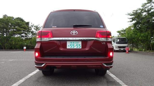 Toyota Land Cruiser   (2018) - 1 - Luxury Cars  on Aster Vender