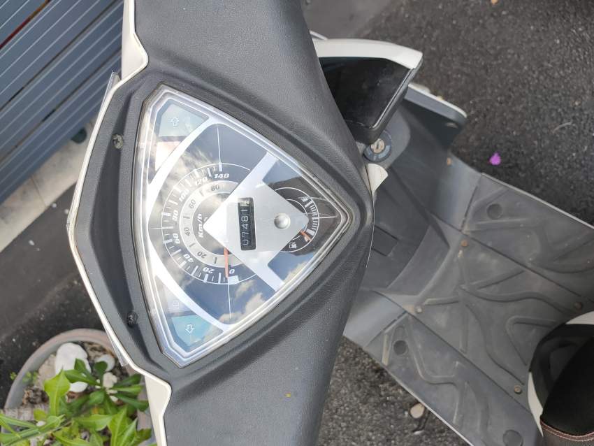 Scooter 125cc marque en blanc - 0 - Scooters (above 50cc)  on Aster Vender