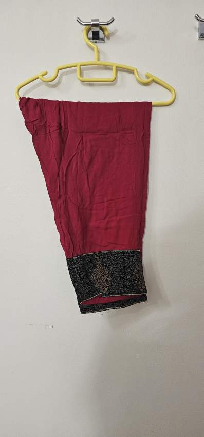 Churidar Noire & Tusse Rouge - 1 - Dresses (Women)  on Aster Vender