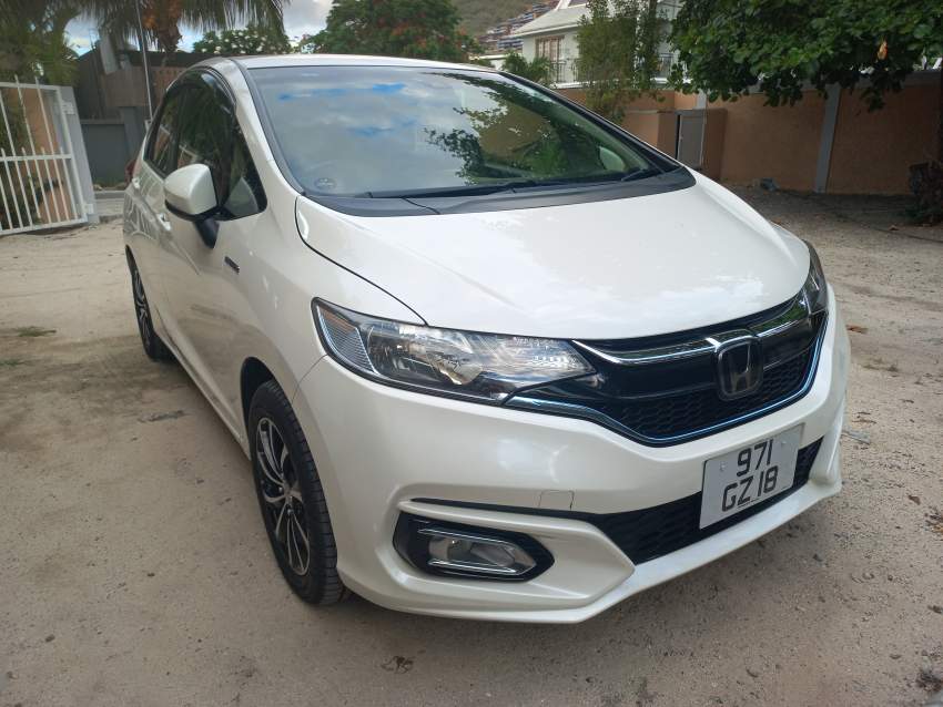 Car for sale - 0 - Compact cars  on Aster Vender