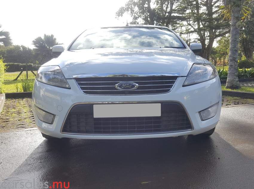 2010 Ford Mondeo 1.6 Ghia - 1 - Family Cars  on Aster Vender