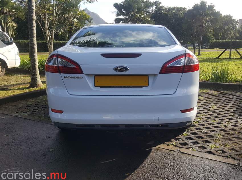 2010 Ford Mondeo 1.6 Ghia - 4 - Family Cars  on Aster Vender
