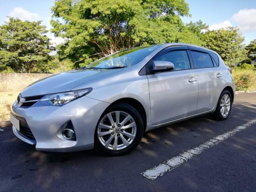 2012 Toyota Auris 1.6 Hatchback - 1 - Compact cars  on Aster Vender
