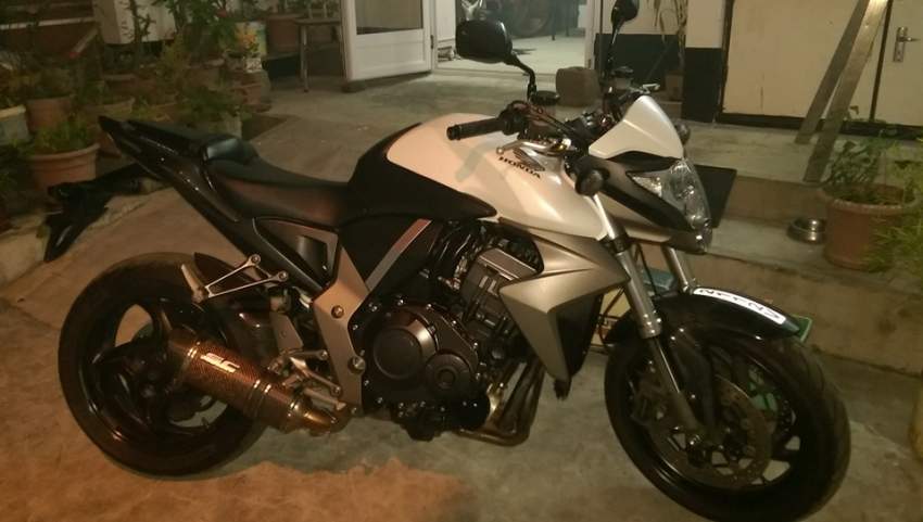 CB1000R on Aster Vender