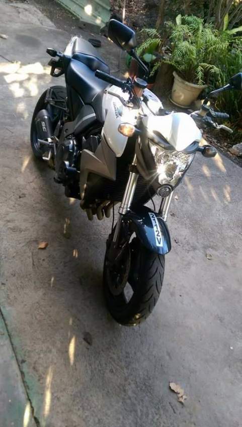 CB1000R  - 1 - Roadsters  on Aster Vender