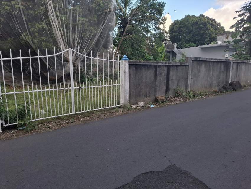 For Sale 6p @ Quatre Bornes - 0 - Land  on Aster Vender