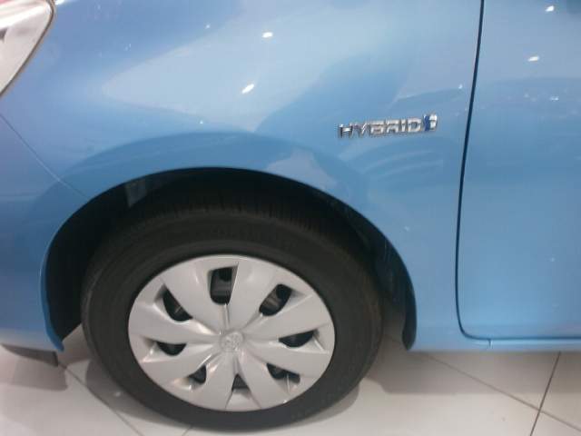 TOYOTA AQUA - 2 - Family Cars  on Aster Vender