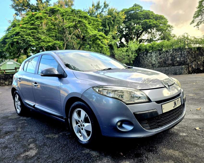 Renault megane -2011 - 1 - Compact cars  on Aster Vender