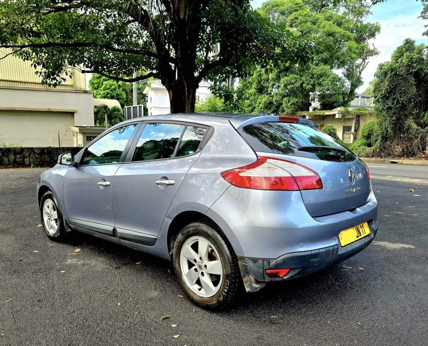 Renault megane -2011 - 4 - Compact cars  on Aster Vender