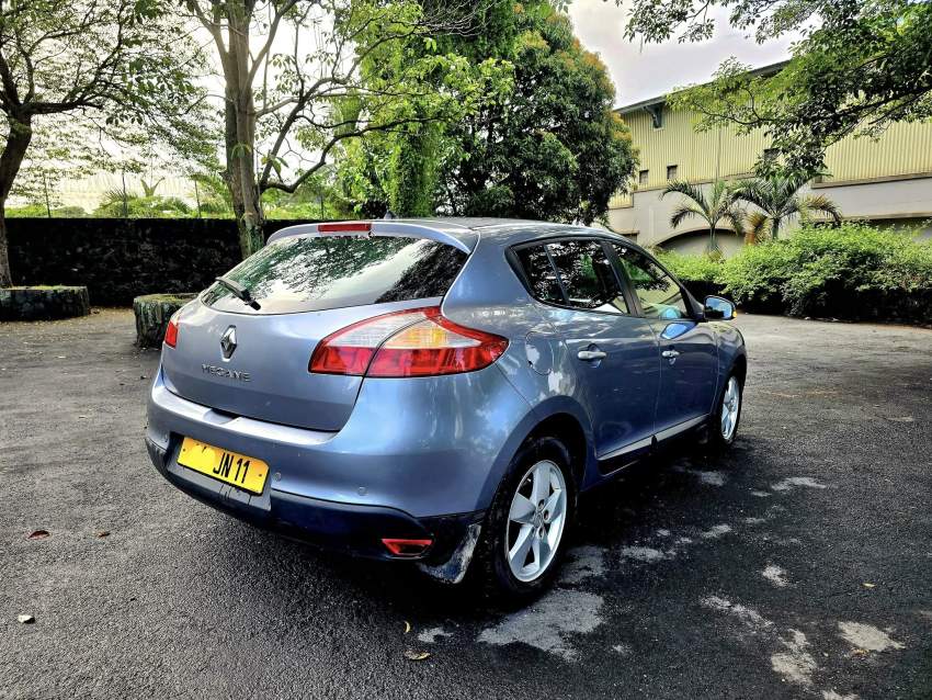 Renault megane -2011 - 5 - Compact cars  on Aster Vender