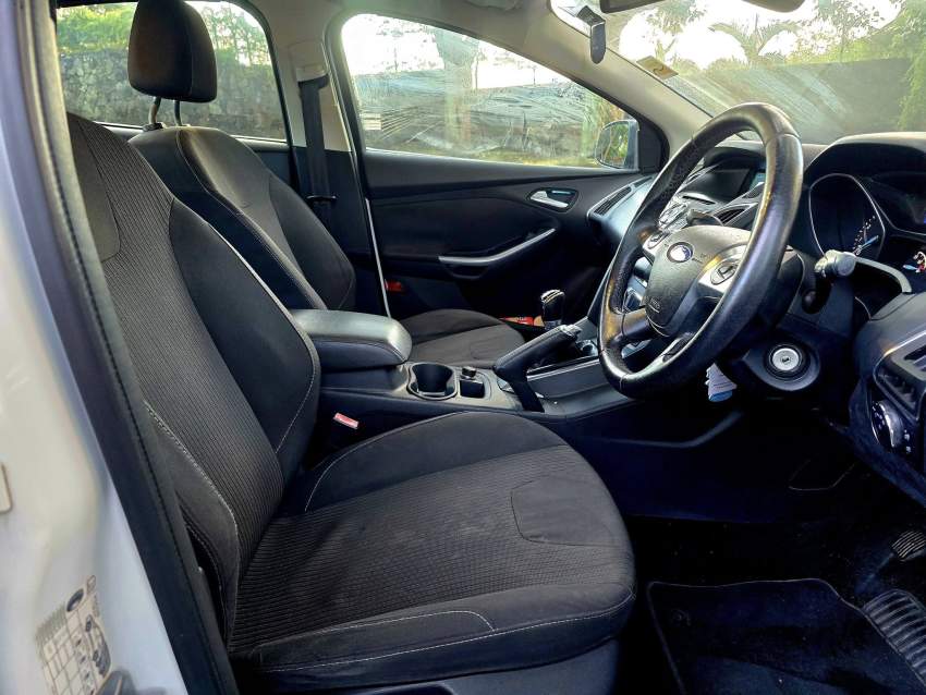 Ford Focus Titanium 2016 - 9 - Family Cars  on Aster Vender