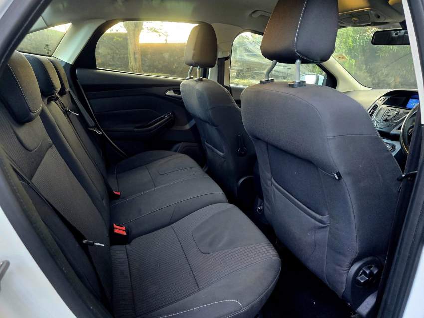 Ford Focus Titanium 2016 - 7 - Family Cars  on Aster Vender