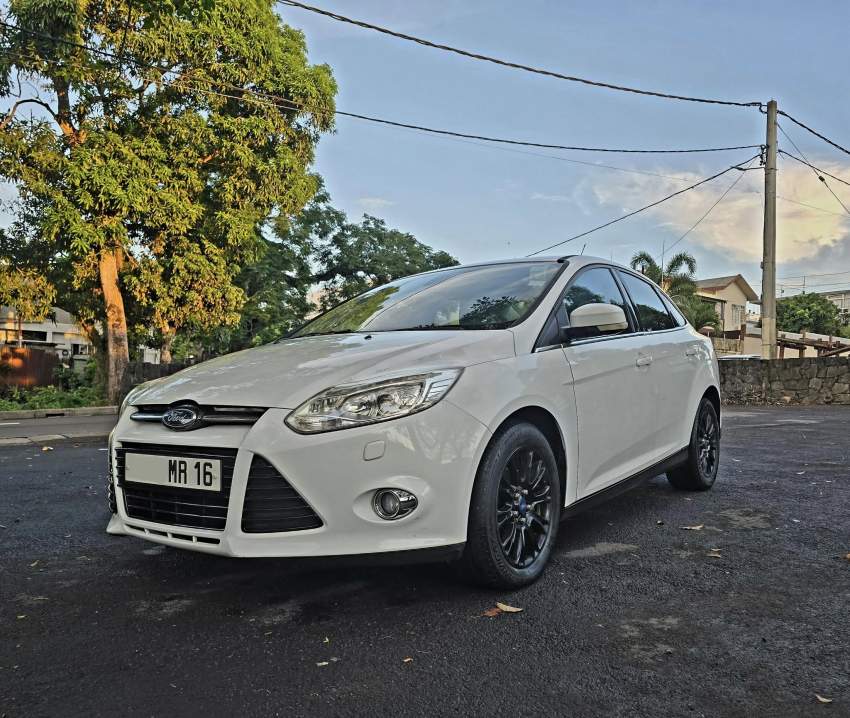 Ford Focus Titanium 2016 - 2 - Family Cars  on Aster Vender