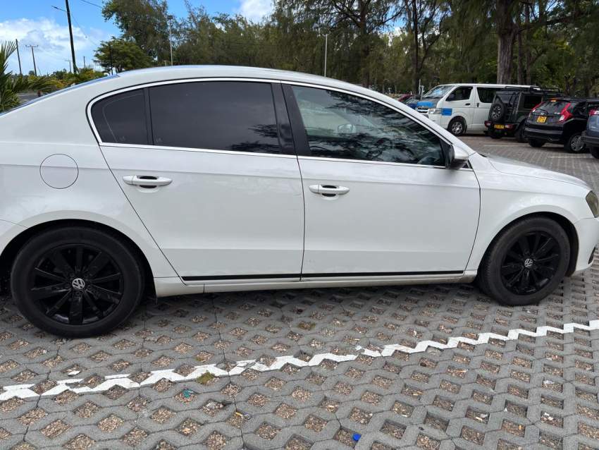 2014 Volkswagen Passat 1.8T Manual - 1 - Family Cars  on Aster Vender