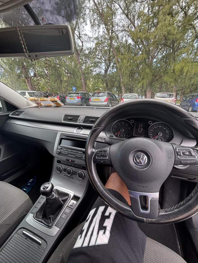 2014 Volkswagen Passat 1.8T Manual - 5 - Family Cars  on Aster Vender