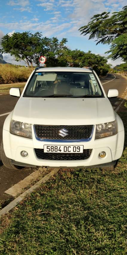 Suzuki Vitara 2.4 - 0 - SUV Cars  on Aster Vender