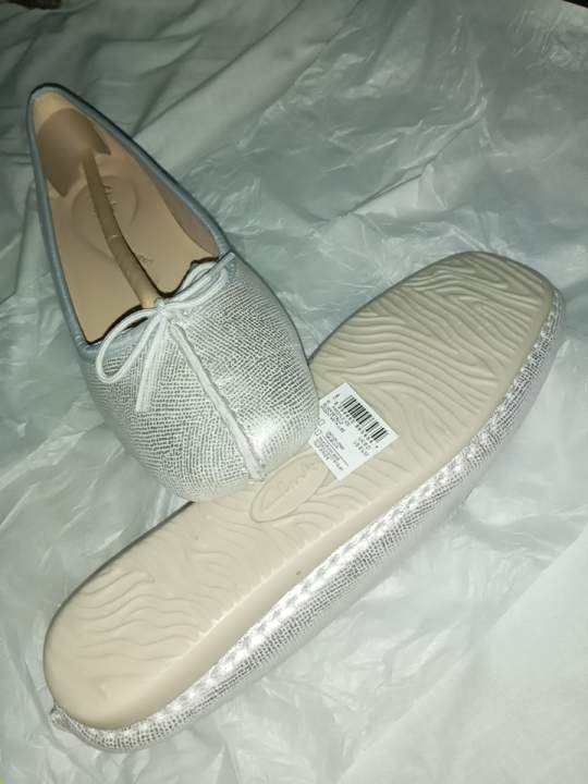 Women Clark shoes freckle ici silver metallic - 1 - Others  on Aster Vender