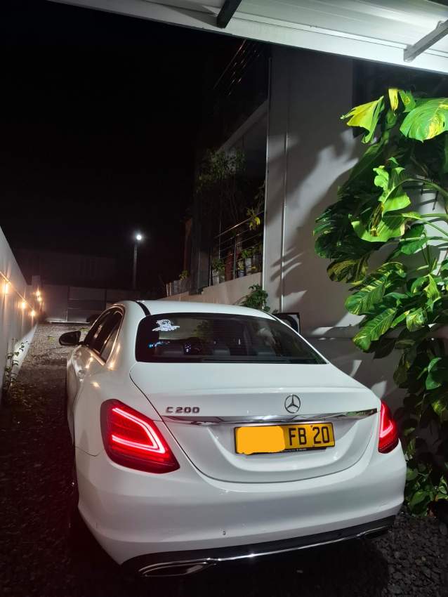 2020 Mercedes-Benz C200 - 3 - Luxury Cars  on Aster Vender