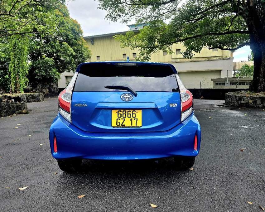 Toyota Aqua 2017 - 3 - Family Cars  on Aster Vender