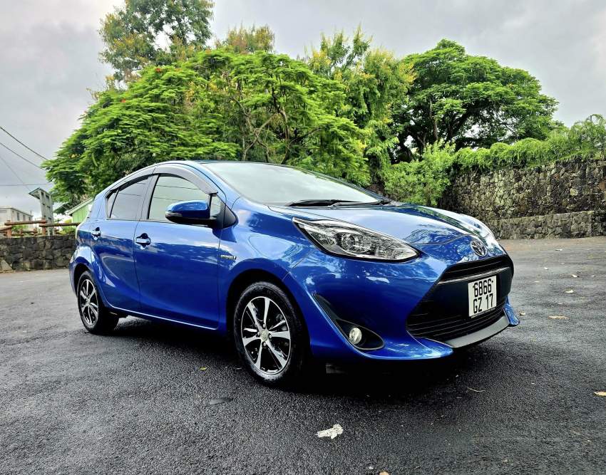 Toyota Aqua 2017 - 2 - Family Cars  on Aster Vender