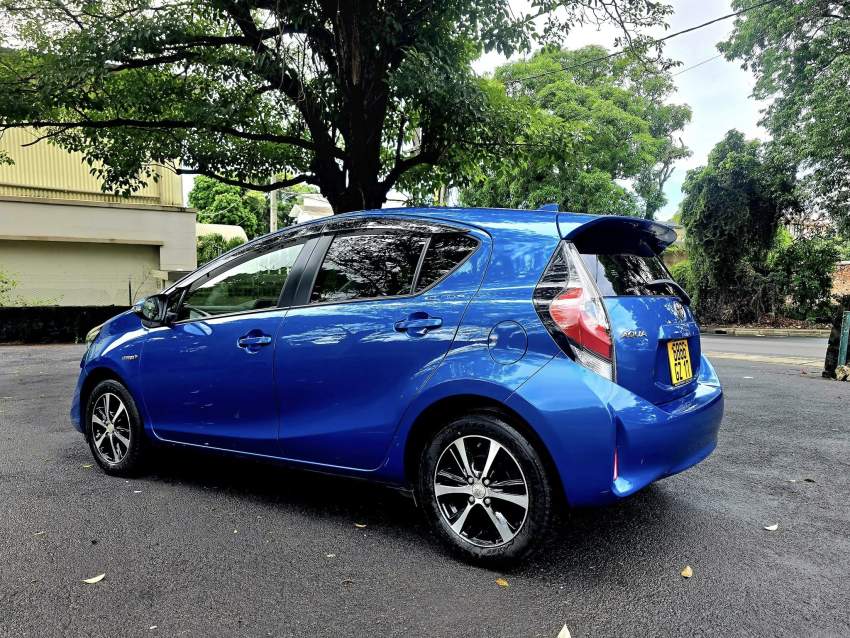 Toyota Aqua 2017 - 5 - Family Cars  on Aster Vender