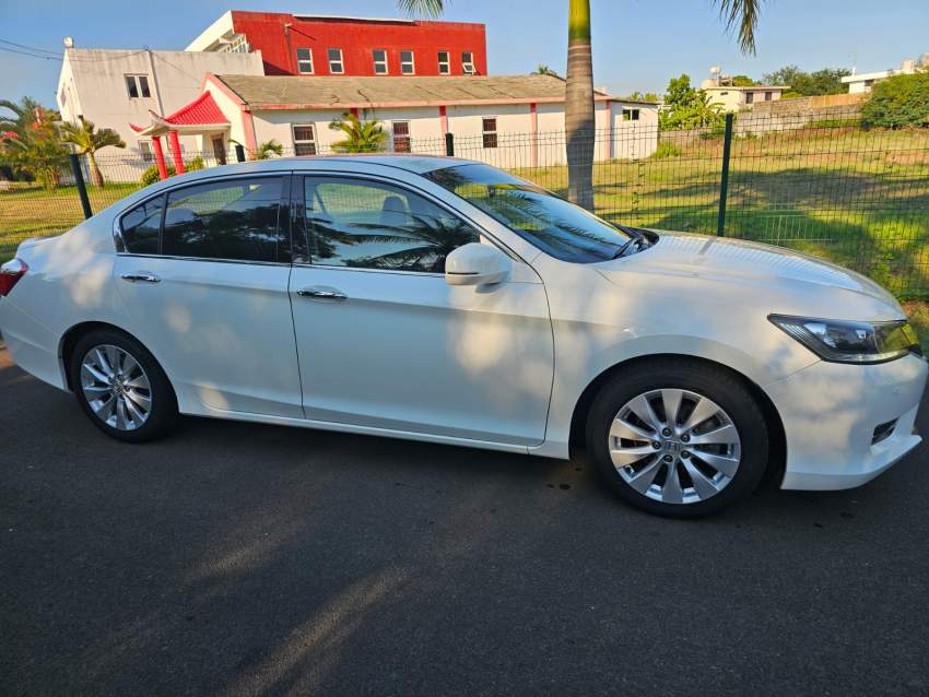 Honda Accord 9th Gen (2015) - 1 - Family Cars  on Aster Vender