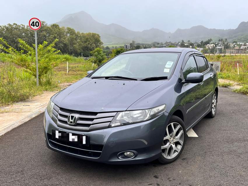 Honda City 2010 1.5L i-VTEC - 1 - Family Cars  on Aster Vender