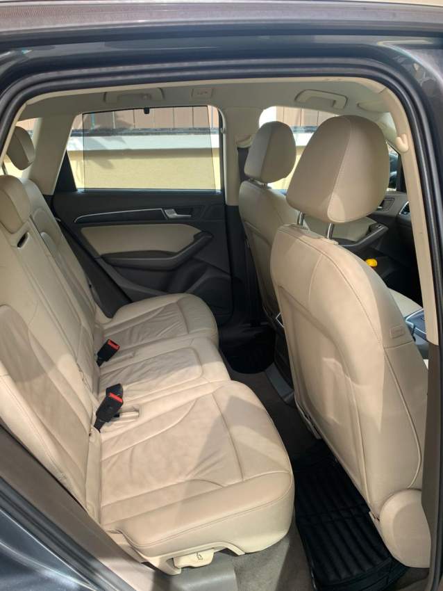 Audi Q5 Quattro 2.0 Silver Grey for Sale ! - 3 - SUV Cars  on Aster Vender