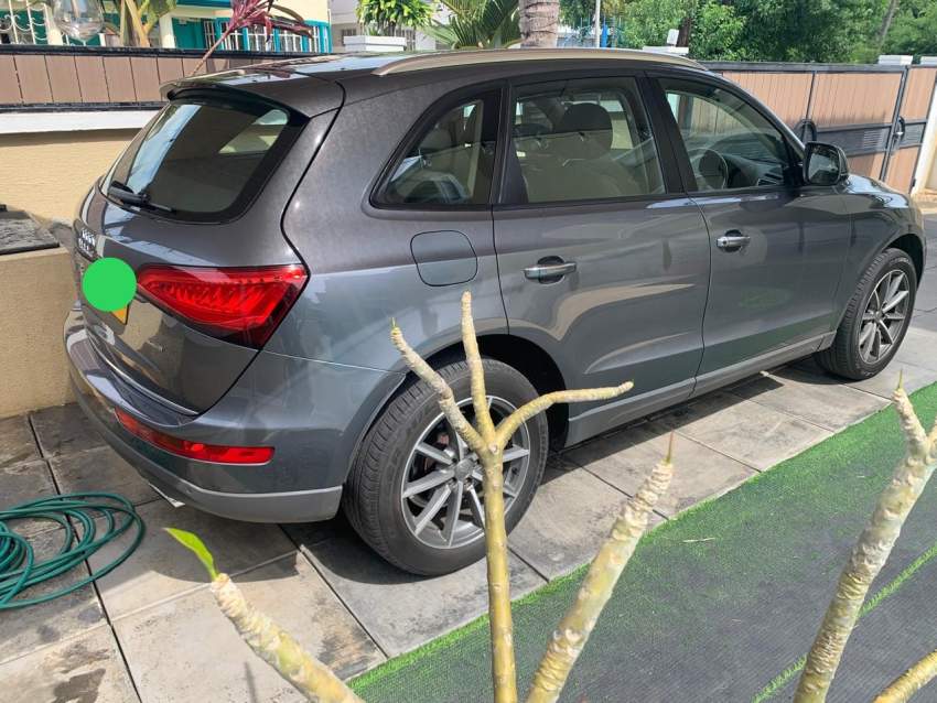 Audi Q5 Quattro 2.0 Silver Grey for Sale ! - 5 - SUV Cars  on Aster Vender