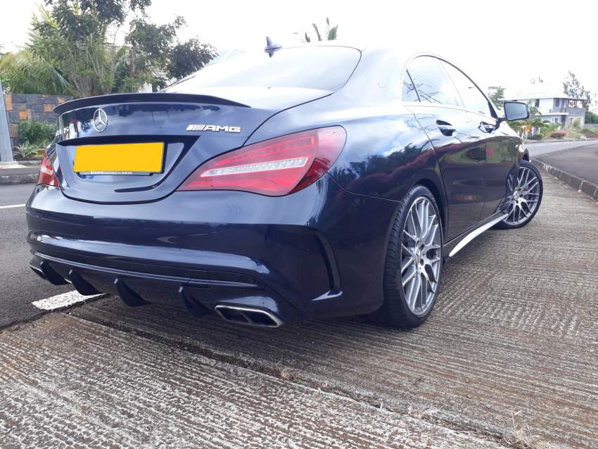 2017 Mercedes-Benz CLA 45 AMG 4Matic Turbo - 5 - Sport Cars  on Aster Vender