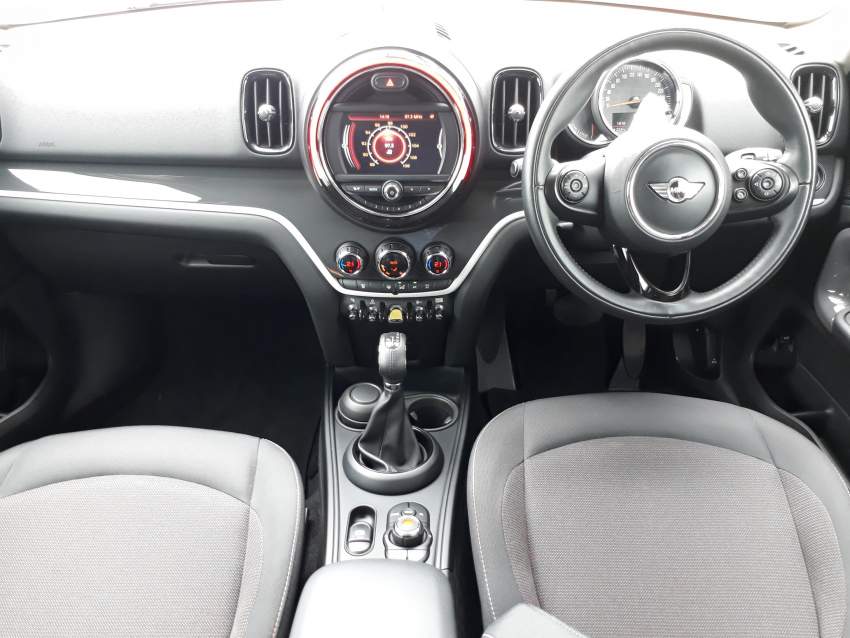 2018 Mini Cooper Countryman ALL4 Hybrid - 8 - Family Cars  on Aster Vender