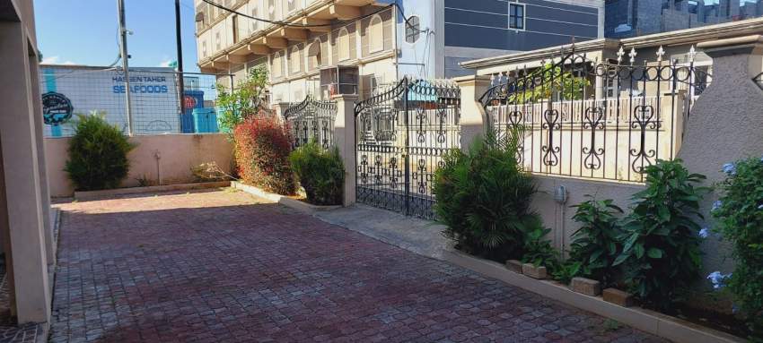 CONTEMPORARY House on 125 Toises land - 1 - House  on Aster Vender