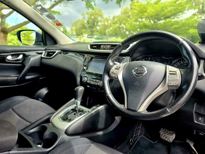 Nissan Qashqai Acenta  2015 - 7 - SUV Cars  on Aster Vender