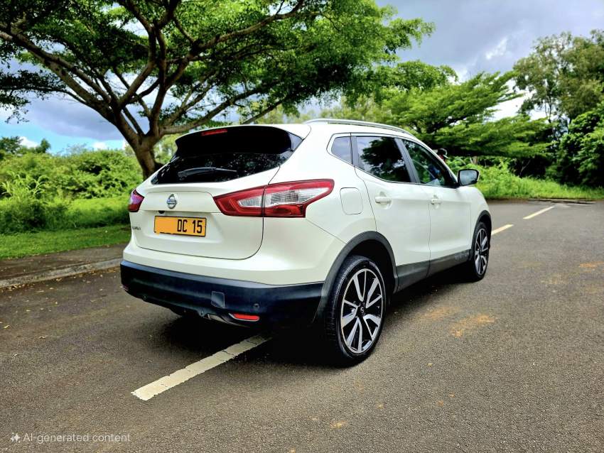 Nissan Qashqai Acenta  2015 - 4 - SUV Cars  on Aster Vender
