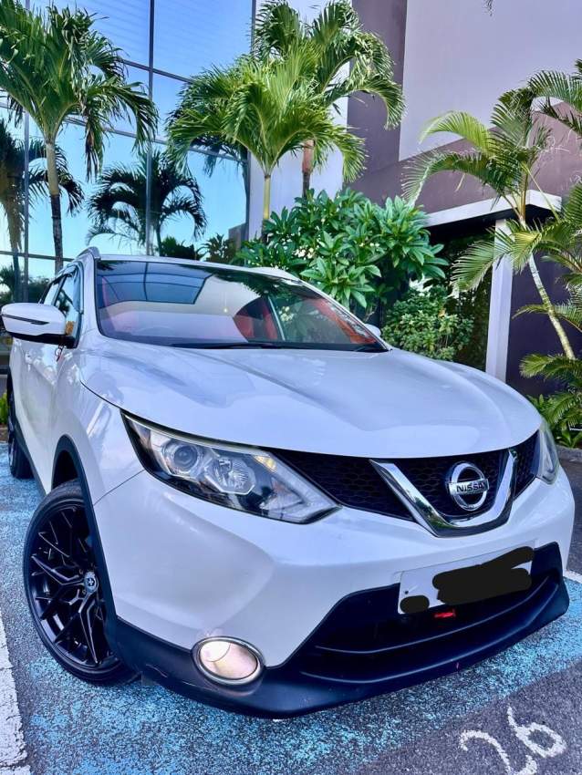 2015 Nissan Qashqai - 1 - SUV Cars  on Aster Vender