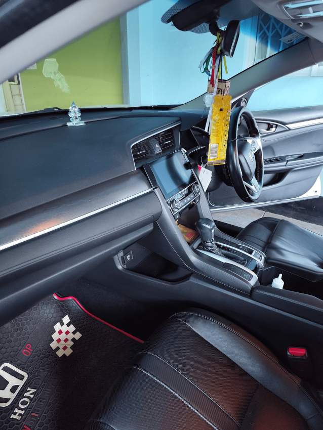 Honda Civic Executive CVT Saloon 1598cc - 2 - Family Cars  on Aster Vender