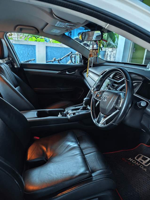 Honda Civic Executive CVT Saloon 1598cc - 3 - Family Cars  on Aster Vender