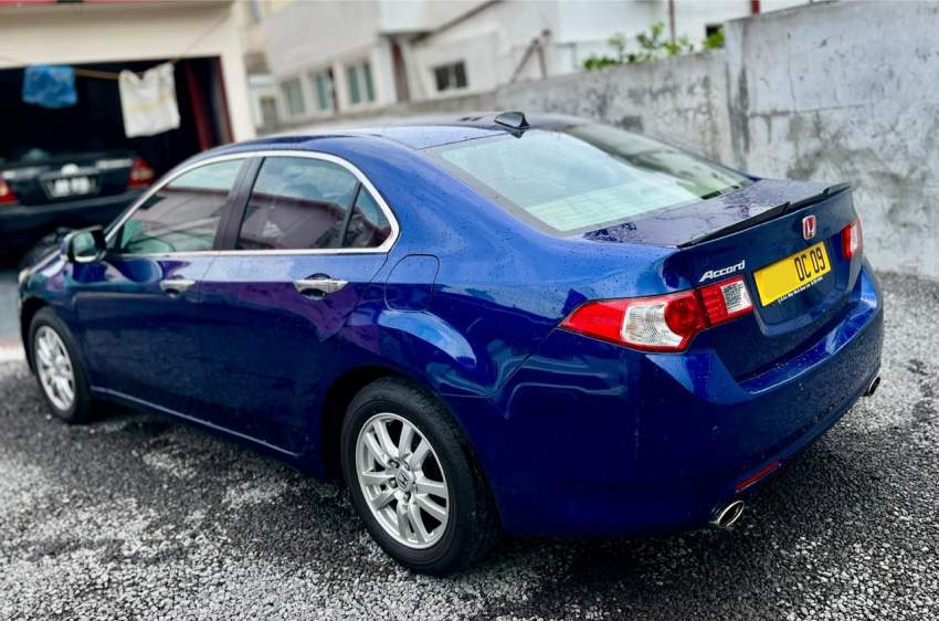 Honda Accord 2009 - 2 - Luxury Cars  on Aster Vender