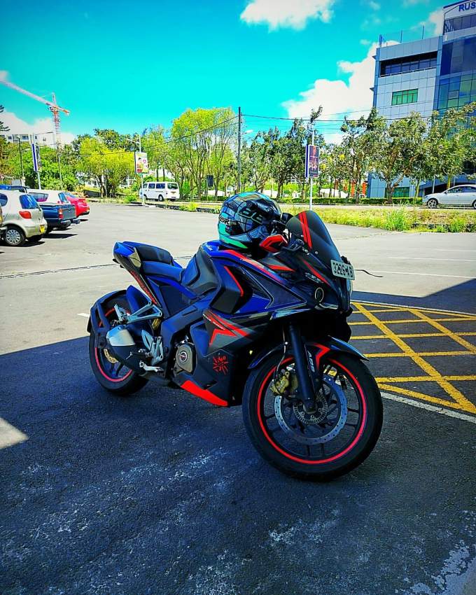 Pulsar RS200 - 1 - Sports Bike  on Aster Vender