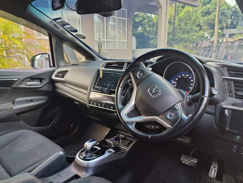 Honda Fit S Pkg Hybrid - 2 - Compact cars  on Aster Vender