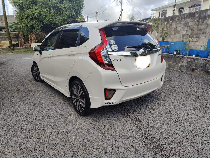 Honda Fit S Pkg Hybrid - 3 - Compact cars  on Aster Vender