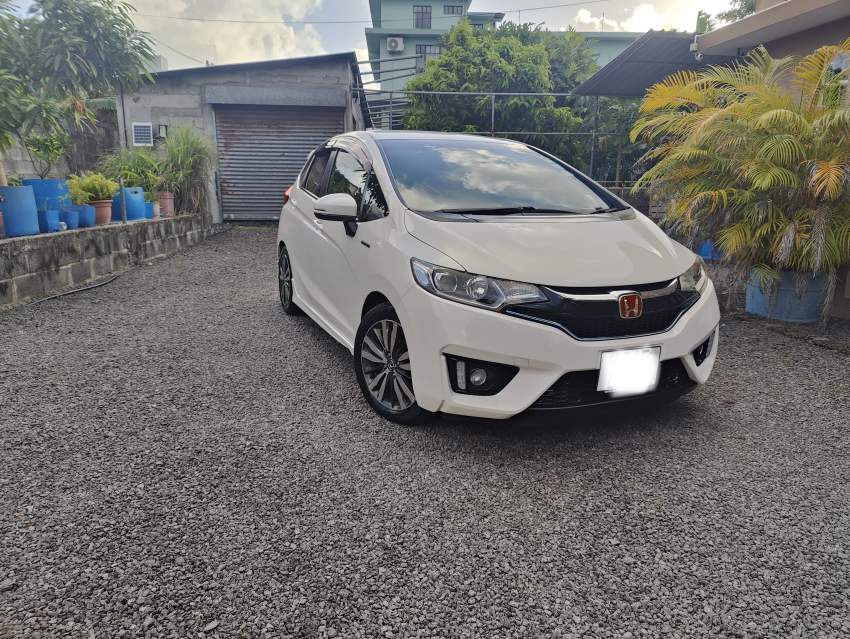 Honda Fit S Pkg Hybrid - 4 - Compact cars  on Aster Vender