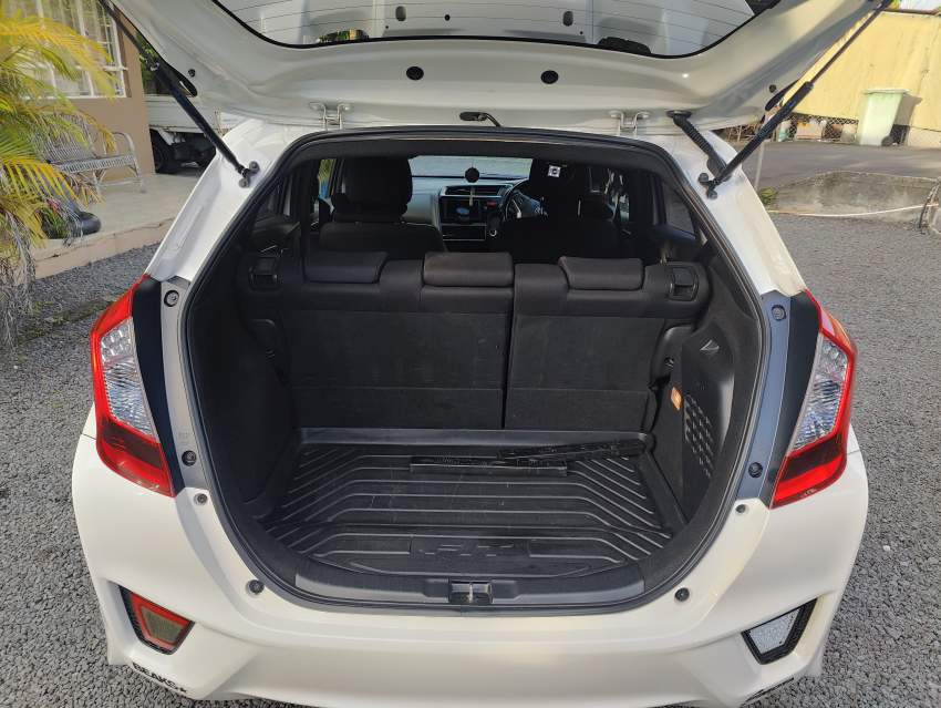 Honda Fit S Pkg Hybrid - 1 - Compact cars  on Aster Vender